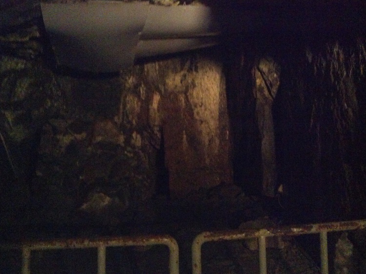 高松女木島洞窟