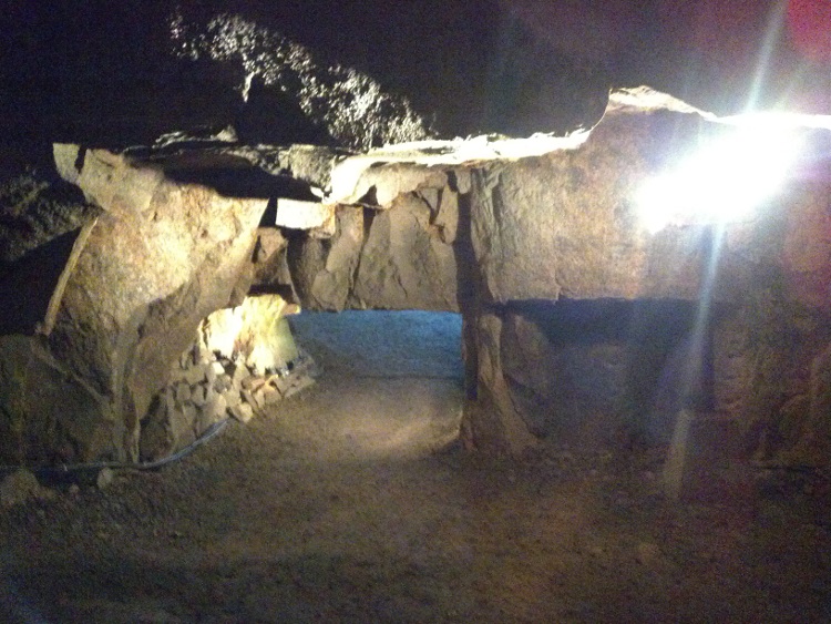 高松女木島洞窟